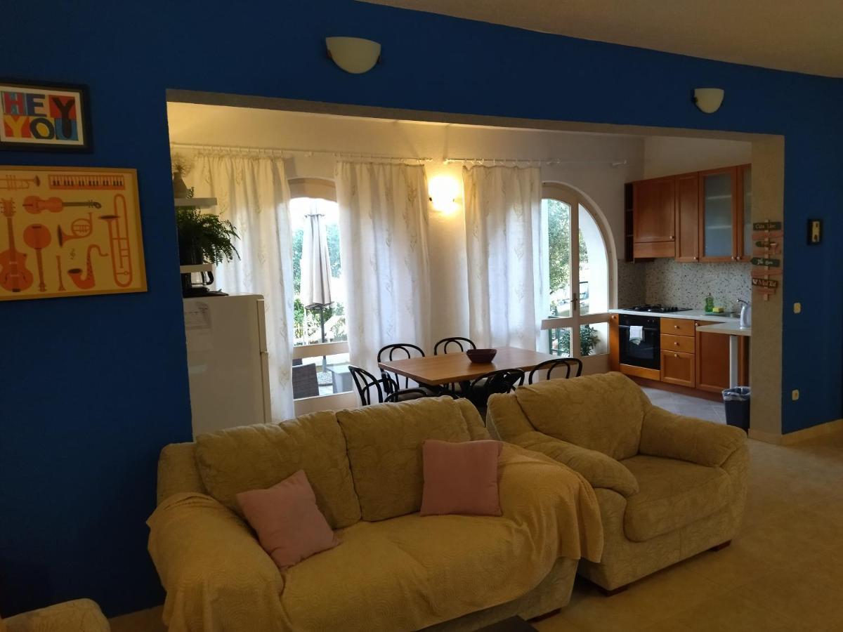 Holiday Home With Free Parking By The Beach เบรลา ภายนอก รูปภาพ